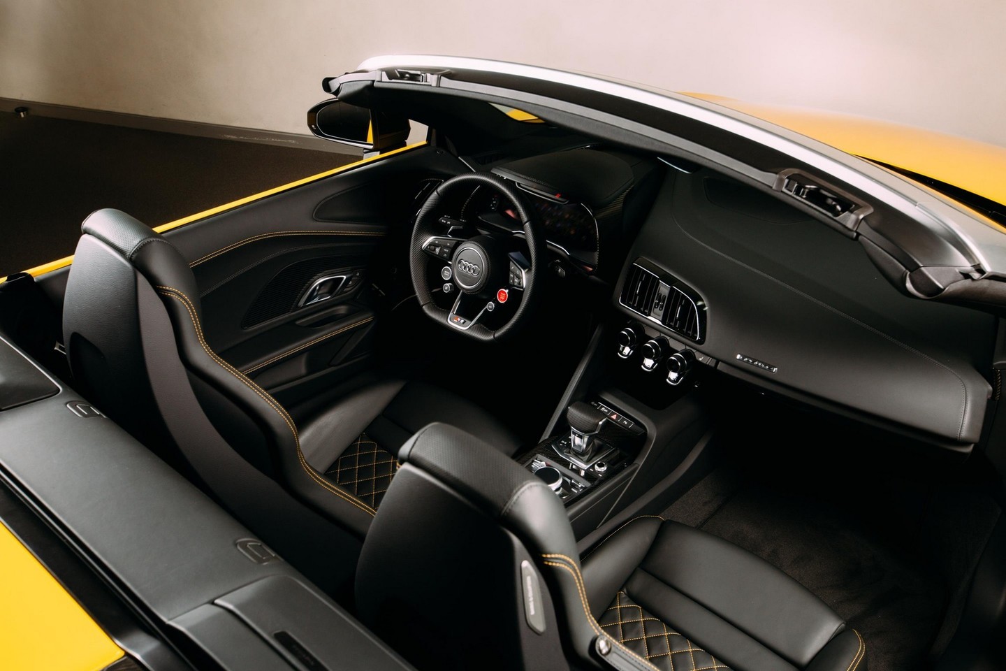 „Audi R8 Spyder“.<br>Gamintojo nuotr.