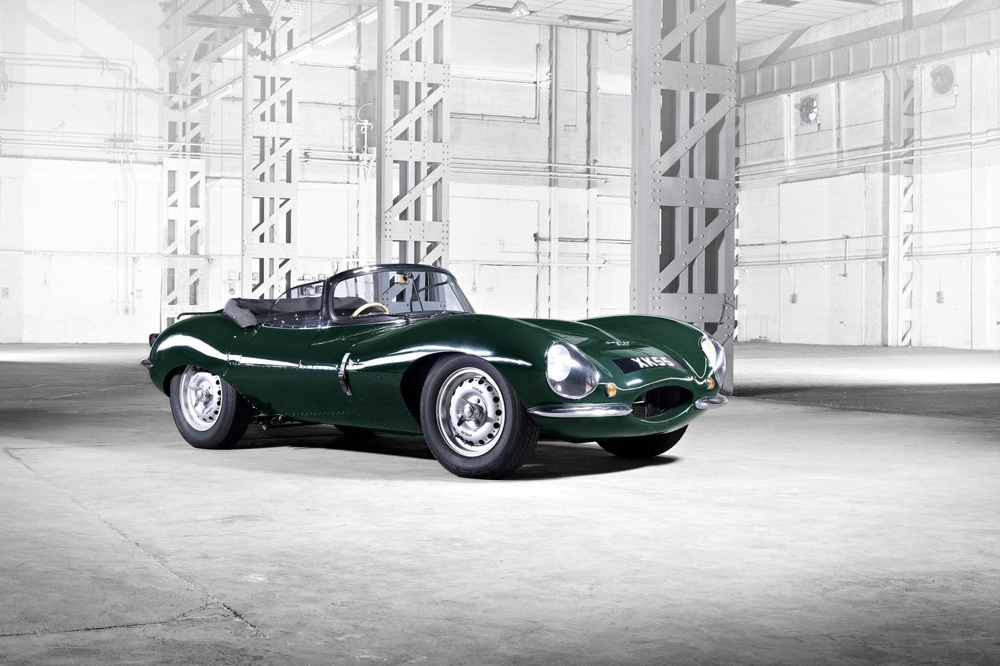 „Jaguar XKSS“.<br>Gamintojo nuotr.