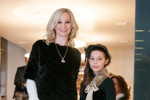 Buvusi Edmundo Štengerio – Mundžio mylimoji mados pristatyme sužibėjo