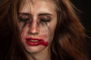 Santykiai su monstru: princesės gyvenimas virto nesibaigiančiu siaubu