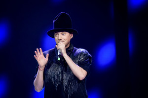 Sasha Song pristato ironišką dainą apie pramogų verslą: „Apie ją kalbės visi“