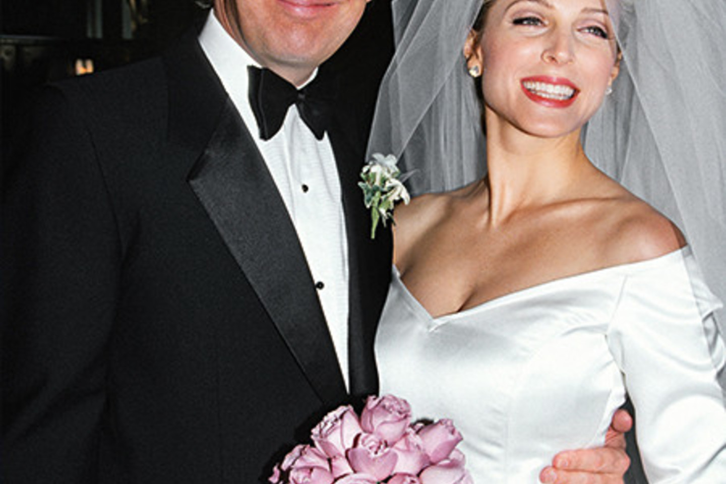 D.Trumpas su antrąja žmona Marla 1993 m. Su M.Maples Donaldas sudarė griežtą vedybų sutartį. Galiausiai per skyrybas ji gavo tik apie du milijonus dolerių.