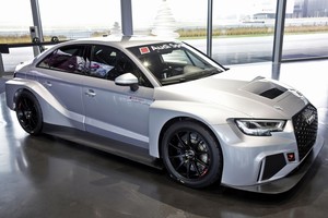 Vilniuje „Audi“ pademonstravo kuklesnį lenktynėms ruoštą modelį