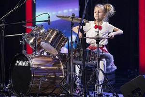 Nuo ketverių metų būgnais grojanti Fausta sužibėjo „Lietuvos talentuose“ – teisėjai plojo atsistoję