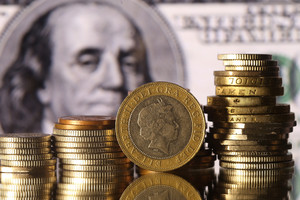 Davosas: vadovų atlyginimai 130 kartų viršija eilinių darbuotojų algas