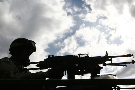 Naujasis Latvijos ginkluotųjų pajėgų vadas siūlo įvesti privalomąjį karinį mokymą moksleiviams