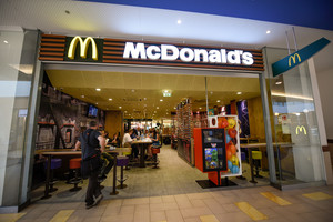 „McDonald's“ bando susigrąžinti sėkmę