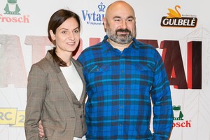 Gidonas Šapiro-Bilas su mylimąja Dovile netrukus sūpuos antrą vaiką