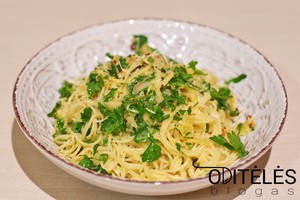 Spagečiai su sūriu ir česnakais. Jų neįmanoma atsivalgyti