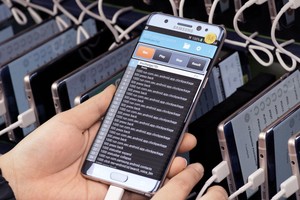 „Samsung“ paskelbė „Galaxy Note 7“ degimų priežastį