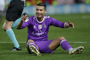 Keisti Cristiano Ronaldo nuotykiai: namo keliavo greitosios pagalbos automobiliu