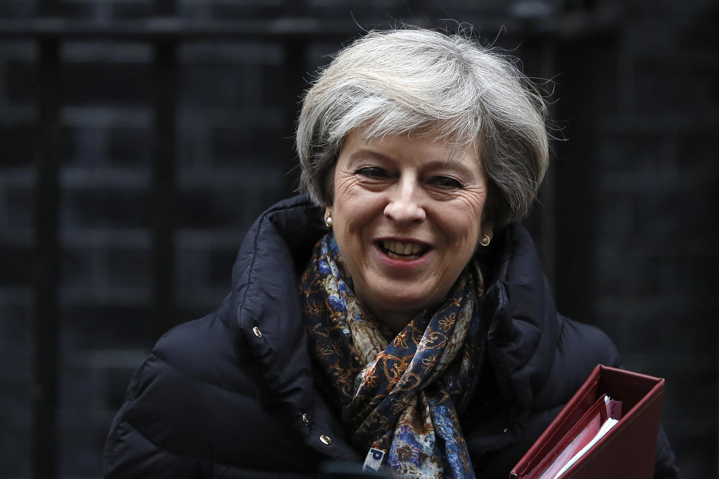 Didžiosios Britanijos ministrė pirmininkė Theresa May šią savaitę bus pirmoji užsienio lyderė, kuri susitiks su Donaldu Trumpu po jo inauguracijos ir bandys aptarti svarbią prekybos su JAV sutartį po Britanijos pasitraukimo iš Europos Sąjungos.<br>Reuters/Scanpix nuotr.