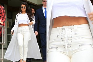 Trumpa Kourtney Kardashian palaidinė atvėrė tai, ką kitos slepia