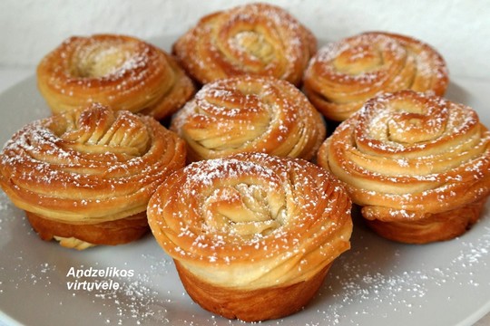 Pagal populiarų receptą iškepti krafinai. Jie tikrai puikūs