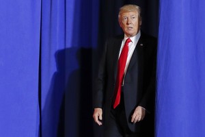 Donaldas Trumpas laiko kankinimus veiksmingais, bet dėl jų sugrąžinimo tarsis su CŽV ir Pentagonu