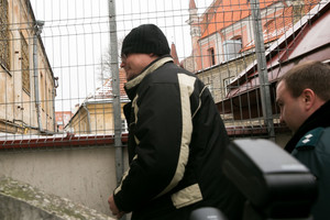 Emilis Vėlyvis nusprendė žaisti slėpynes: po apklausos policijoje – slapta pasišalino