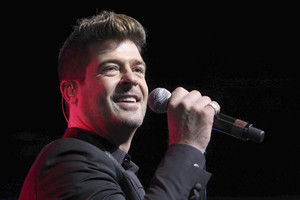 Dėl smurtavimo prieš vaiką Robinas Thicke'as neteko globos teisių