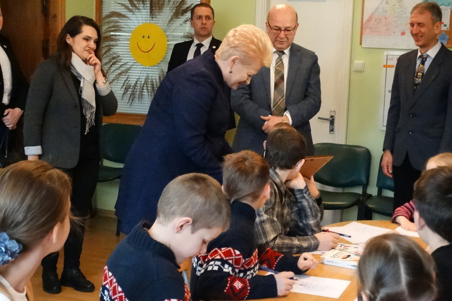 Prezidentė D.Grybauskaitė domėjosi vaikų globos sunkumais.<br>A.Karaliūno nuotr.