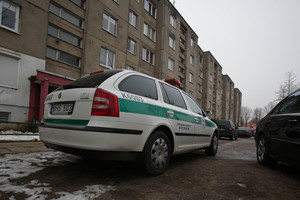 Smurto banga nesibaigia: Kelmės rajone patėvis sumušė du mažamečius broliukus