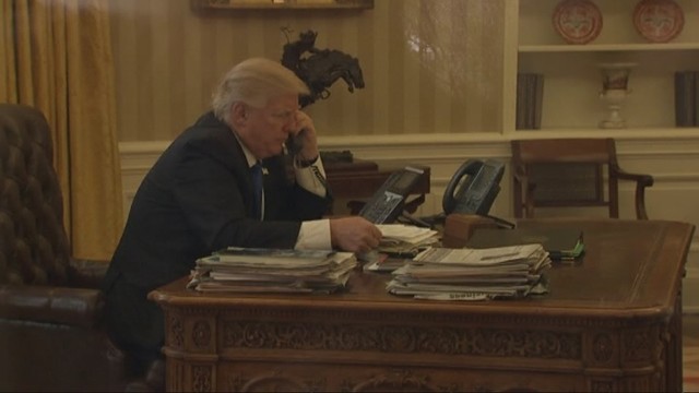 Donaldas Trumpas telefonu pasikalbėjo su Vladimiru Putinu