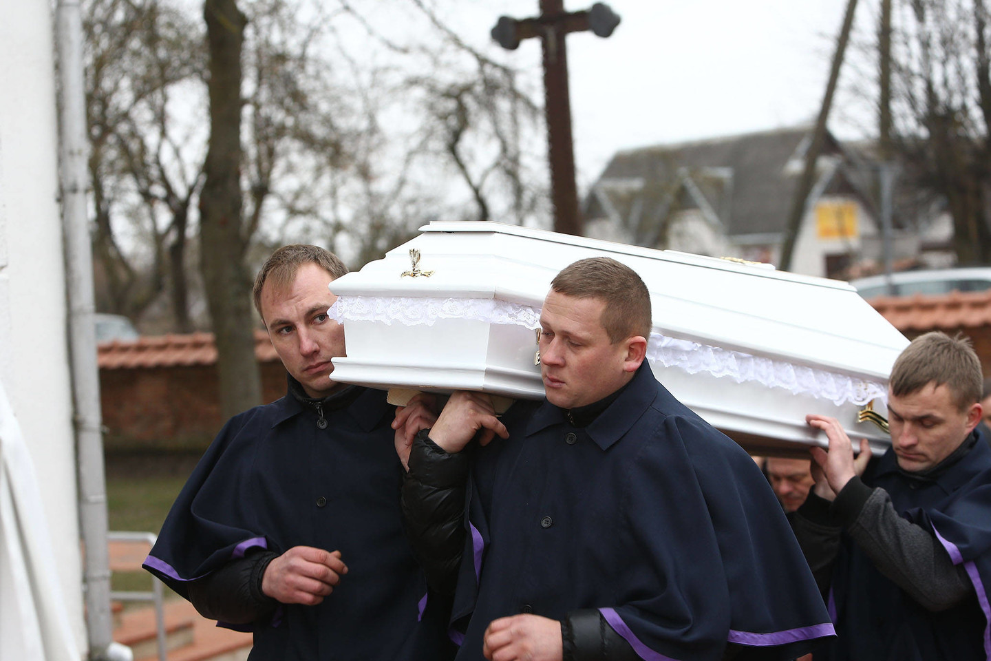 Antradienį Radviliškio rajone laidojamas nuo žiaurių sumušimų miręs keturmetis.<br>G.Šiupario nuotr.