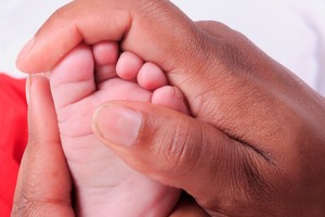 Sensacija: juodaodė pagimdė du baltaodžius kūdikius