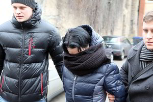 Mirtinai sumušto 4-mečio motina lieka suimta dar mėnesiui