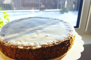 Nepaprastai gardus aguonų pyragas su grietinėlės užpilu