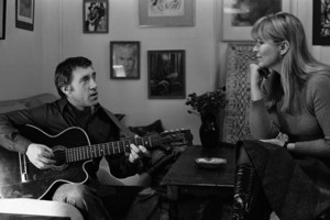 Keista sovietinė tikrovė: šalis gyveno virtuvėse ir klausėsi poetų stadionuose