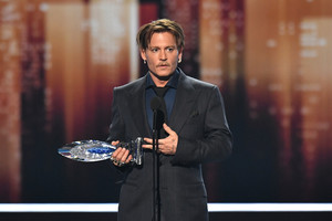 Pomėgis išlaidauti aktorių Johnny Deppą atvedė prie bankroto slenksčio