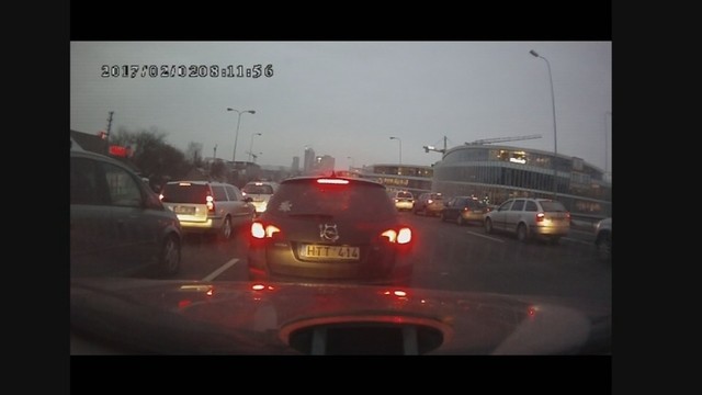 Kelių erelis: Vilniuje vairuotojas manevruoja ne pagal taisykles