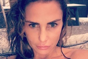 Seksualioji Katie Price šokiravo atvirumu: „Nekenčiu savo išvaizdos“