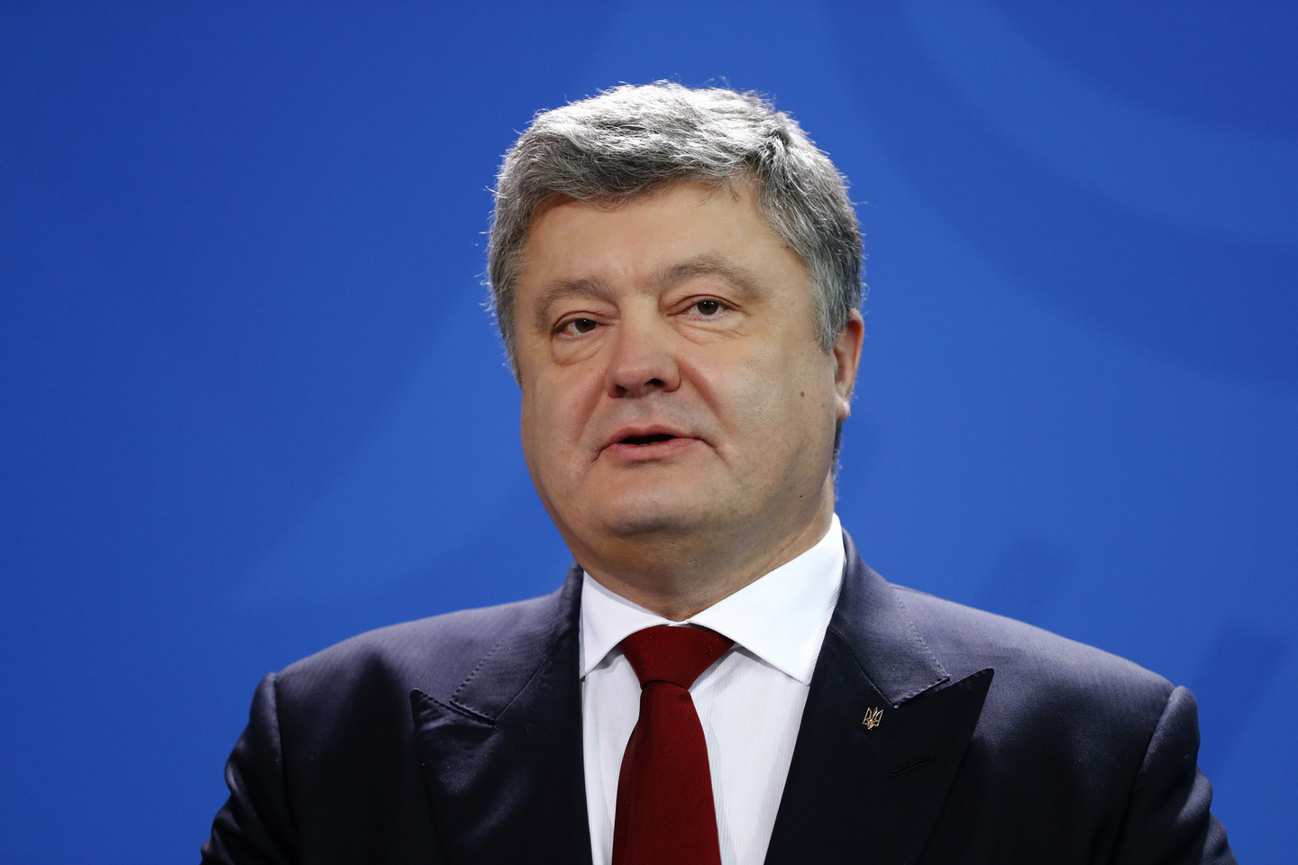 Ukrainos prezidentas P.Porošenka paragino tarptautinę bendruomenę labiau spausti Rusiją.