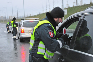 Pažymėjimų nepasikeitę vairuotojai rizikuoja sulaukti nemalonios žinios