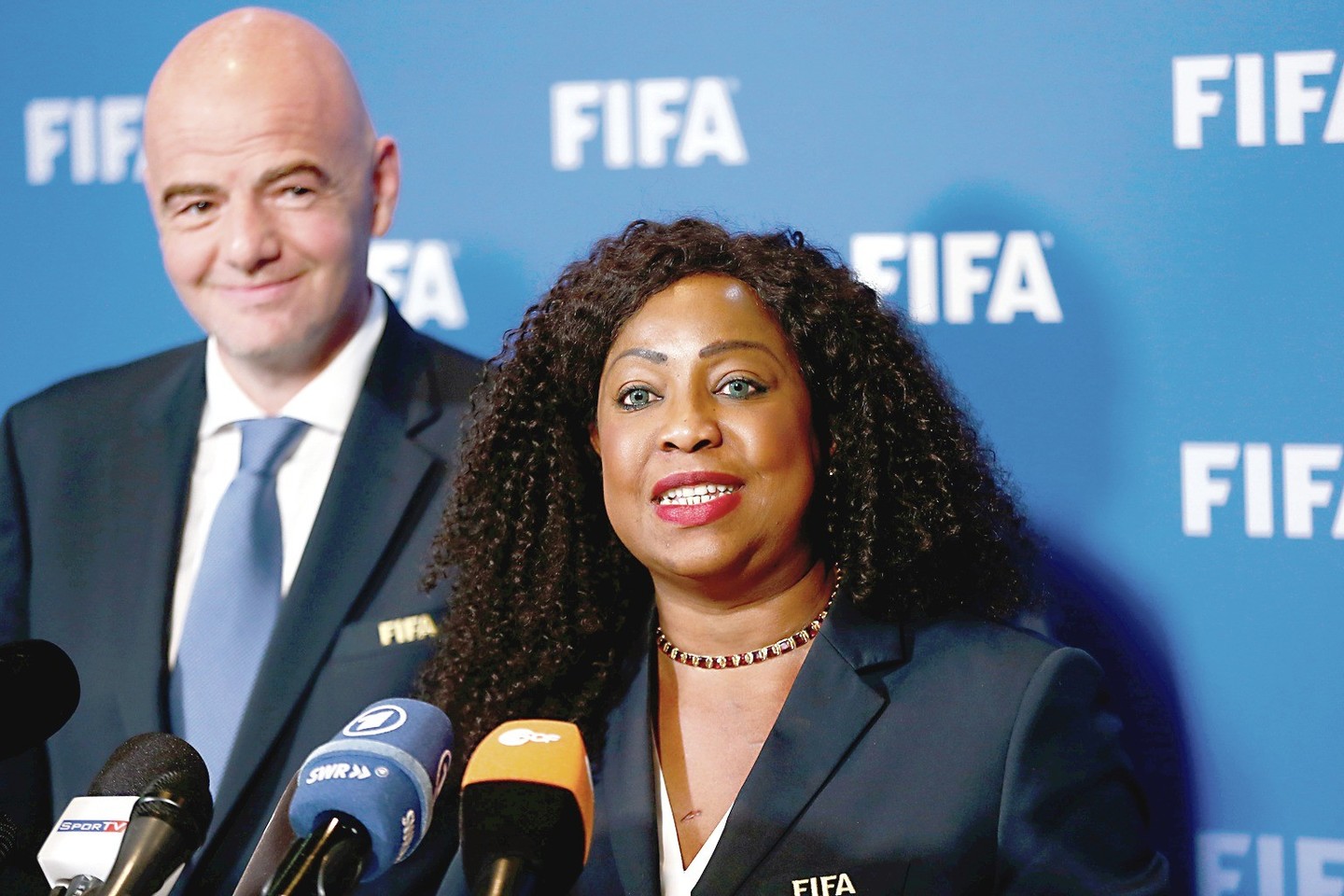 G.Infantino sprendimas pasiūlyti FIFA generalinio sekretoriaus pareigas F.Samourai buvo netikėtas, bet prasmingas.