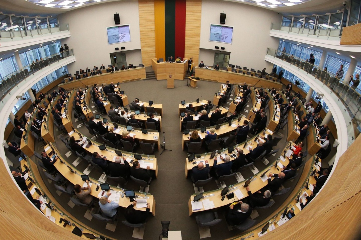 Partijos praėjusiems Seimo rinkimams išleido beveik 8 mln. eurų.