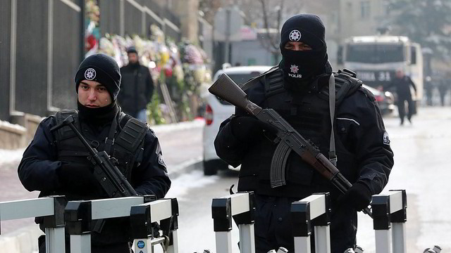 Turkijos policija suėmė 445 įtariamus džihadistus