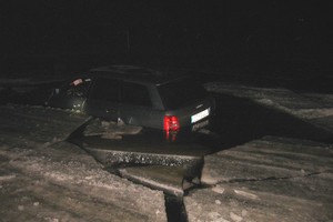 Ant ežero užlėkęs aštrių pojūčių mėgėjas paskandino savo „Audi“