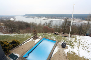 Pakaunėje iškilęs prabangus verslininko namas virto trijų šeimų prakeiksmu