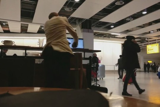 Nufilmavo, kaip aprėkė bosą, sudaužė kompiuterį ir išėjo iš darbo