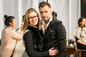 Alaną Chošnau į „Eurovizijos“ atranką atlydėjo elegantiškoji žmona