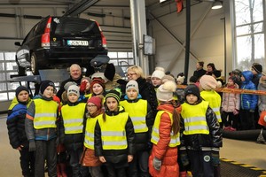 Vaikai tarė griežtą „ne“ telefonui ir ausinėms pėsčiųjų perėjose