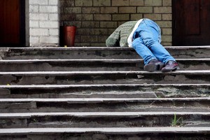 Policija rūpinosi girtaujančios šeimos 7 vaikais, nes nerado vaiko teisių apsaugos specialistų