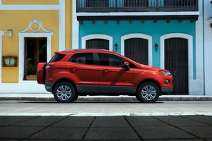 „Ford“ ruošia elektra varomą visureigį, kurio nestabdys baterijų trūkumas