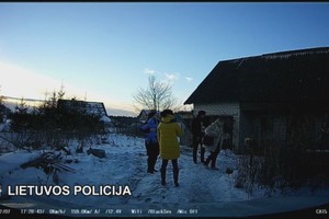 Policija nufilmavo, kaip girta moteris bandė nužudyti socialinę darbuotoją