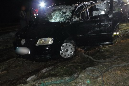 Vieną klaidą padariusio vairuotojo vienatūrį gelbėtojai rado už puskilometrio