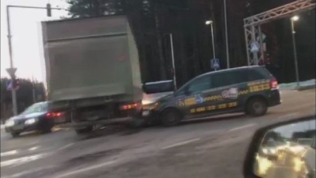 Nufilmavo Vilniaus pakraštyje tris susidūrusius automobilius