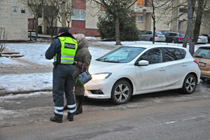 Svarbu žinoti: ką daryti, jei į jus atsitrenkė neapsidraudęs vairuotojas?