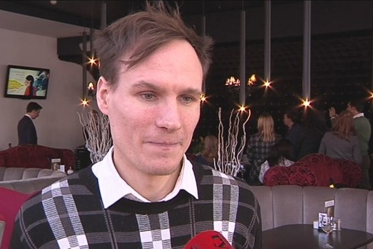 Menininkui iki šiol skaudu dėl vaikystėje gėrusių  tėvų