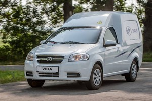 Garsiųjų „kupriukų“ gamintoja ZAZ vėl atidarė gamyklą ir išleido naują modelį